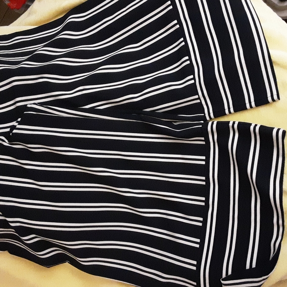 Striped jumpsuit - Picture 2 of 7